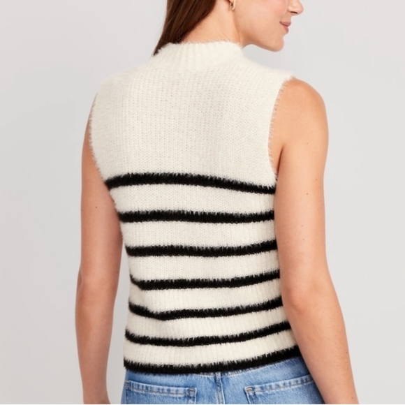 NWT Old Navy Mock Neck Eyelash Sleeveless Striped Sweater Size M - Picture 3 of 5